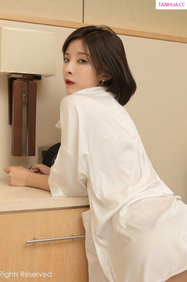 陈小喵  [XiuRen]高清写真图 2020.12.04 No.2860 陈小喵第19张图片